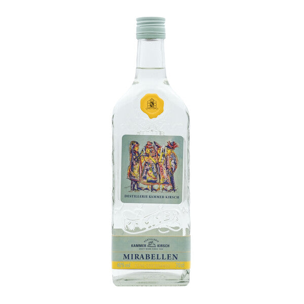 Eine Flasche Mirabellenbrand der Destillerie Kammer-Kirsch mit dekorativem Etikett.