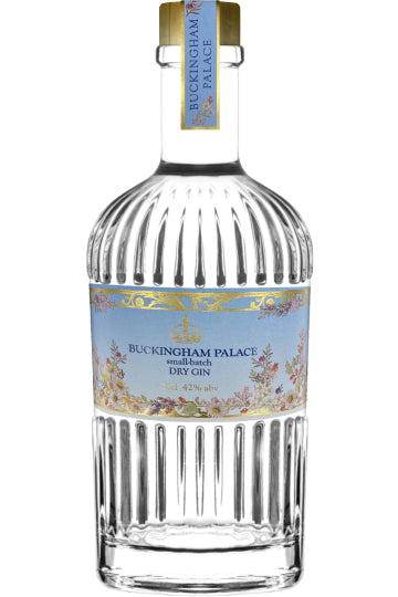 Eine Flasche Buckingham Palace Gin mit verziertem Etikett und goldfarbenem Verschluss.
