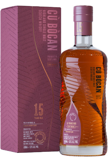 Flasche Cù Bòcan 15 Jahre alter Highland Single Malt Whisky mit passender Verpackung in lila Farbe.