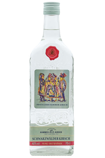 Eine Flasche Schwarzwälder Kirschwasser der Marke Kammer Kirsch.