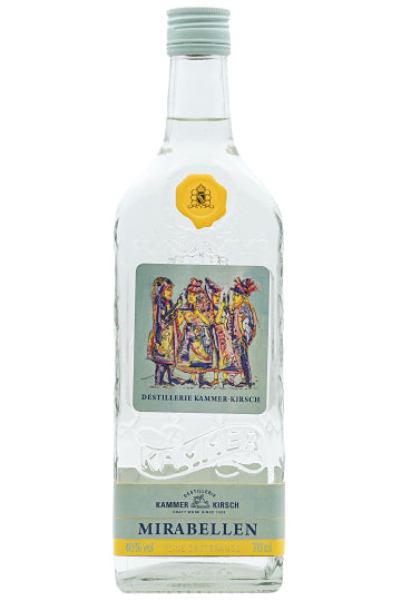 Klare Schnapsflasche mit Etikett "Destillerie Kammer-Kirsch Mirabellen".