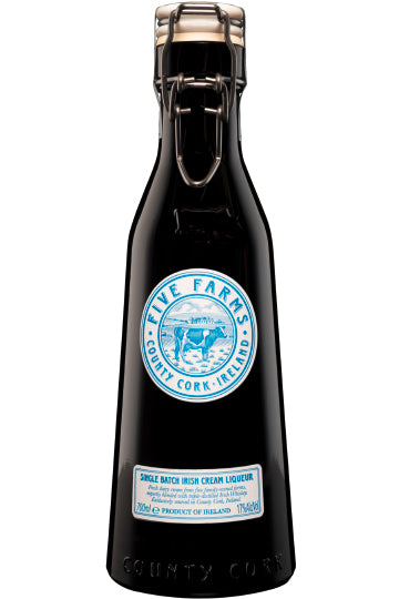 Flasche Five Farms Irish Cream Liqueur aus County Cork, Irland.
