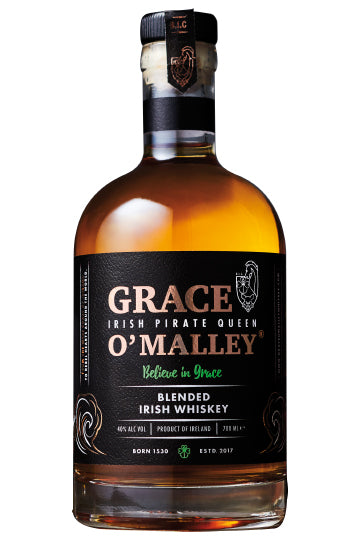 Flasche Grace O'Malley Blended Irish Whiskey mit schwarzem Etikett.