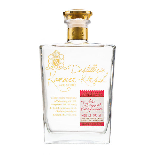 Flasche Kammer-Kirsch Obstbrand mit Etikett.