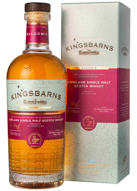 Flasche Kingsbarns Balcomie Lowland Single Malt Scotch Whisky mit passender Verpackung.