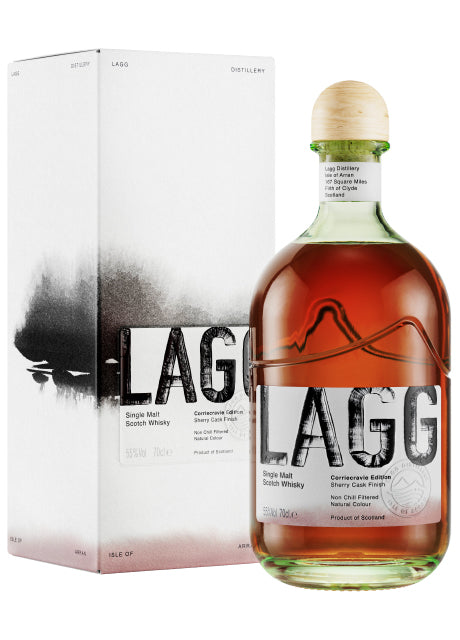 Flasche Lagg Single Malt Scotch Whisky mit Geschenkbox.