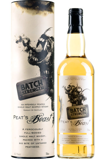 Flasche und Verpackung von "Peat's Beast" Batch Strength Whisky mit rauchigem Design.