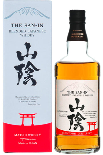 Eine Flasche "The San-In" japanischen Blended Whisky neben der dazugehörigen Verpackung.
