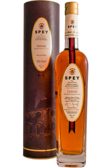 Flasche Spey Tenné Single Malt Whisky und dazugehörige Geschenkverpackung.