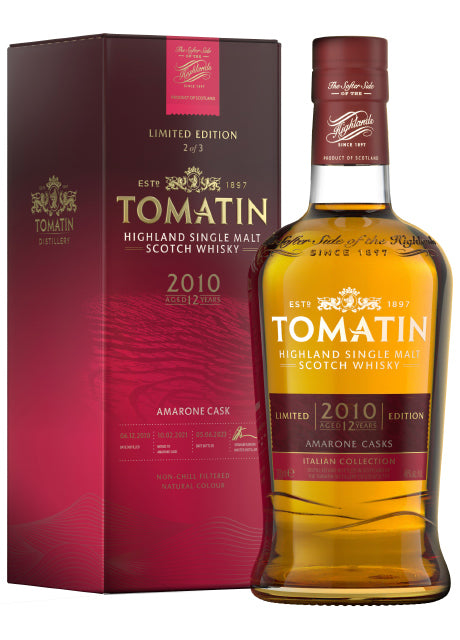 Flasche Tomatin Highland Single Malt Scotch Whisky vor einer passenden Verpackung.