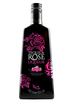 Flasche Tequila Rose Likör mit Rosendesign und Erdbeermotiv.