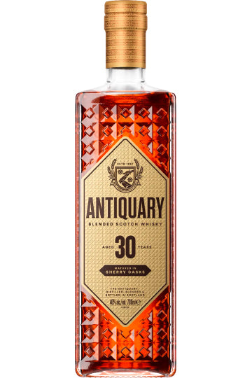 Flasche Antiquary 30 Jahre Blended Scotch Whisky mit einem Etikett in Gold und rotem Whisky sichtbar.