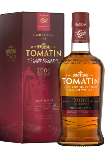 Flasche Tomatin Whisky 2006 vor passender Verpackung.