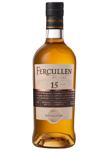 Flasche Fercullen Irish Whiskey, 15 Jahre alt, mit goldener Flüssigkeit und Etikett von Powerscourt Distillery.