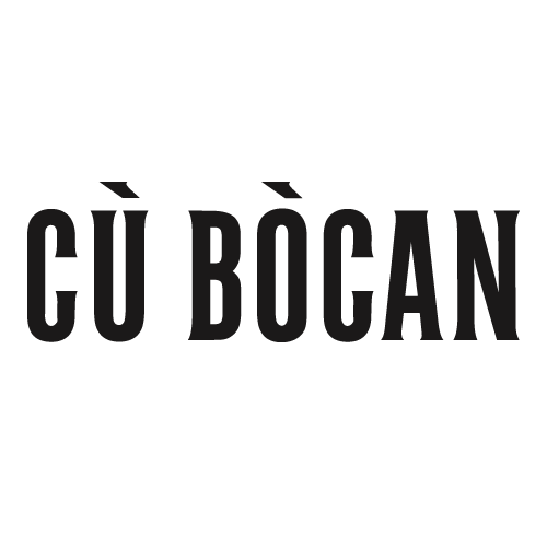 Logo mit dem Schriftzug "Cù Bòcan" in schwarzer, serifenloser Schrift auf weißem Hintergrund.