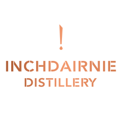 Logo der InchDairnie Distillery mit modernem Stil in kupferfarbenen Buchstaben auf weißem Hintergrund.