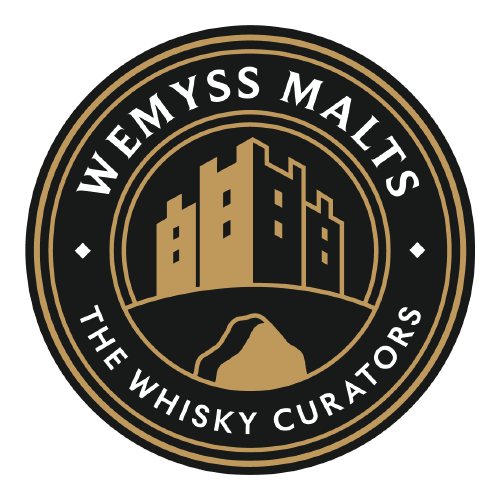 „Wemyss Malts Logo mit einer stilisierten Burg und dem Schriftzug 'The Whisky Curators'.“