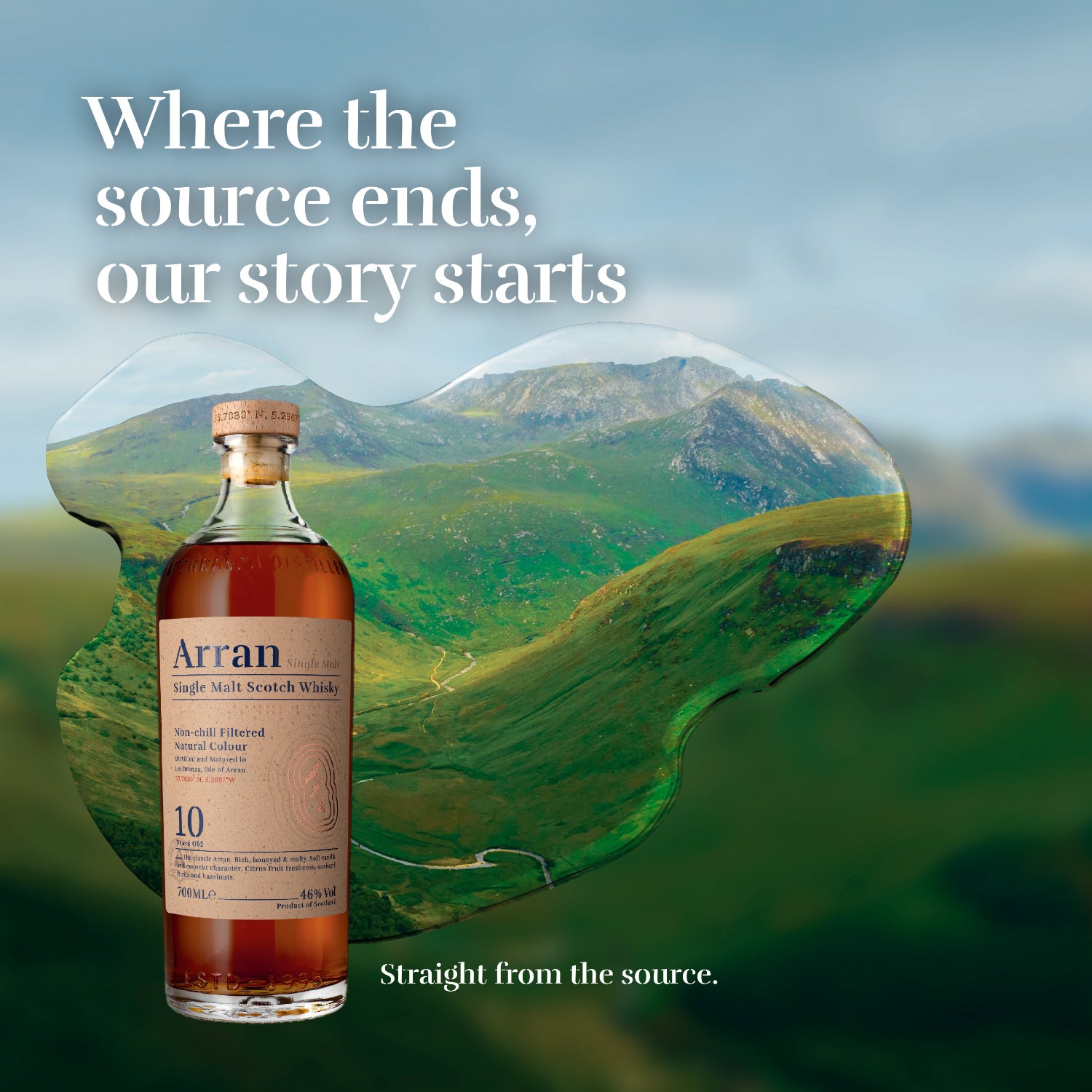 Eine Whiskybottle von Arran vor einer bergigen Landschaft mit dem Text: "Where the source ends, our story starts."