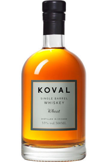 Eine Flasche Koval Single Barrel Wheat Whiskey mit einem goldenen Flüssigkeitsinhalt und einem Etikett mit Details zur Herstellung.